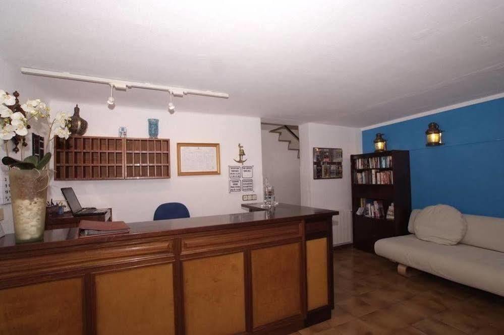Hostal De La Caravel-La Cala d'Or  Ngoại thất bức ảnh